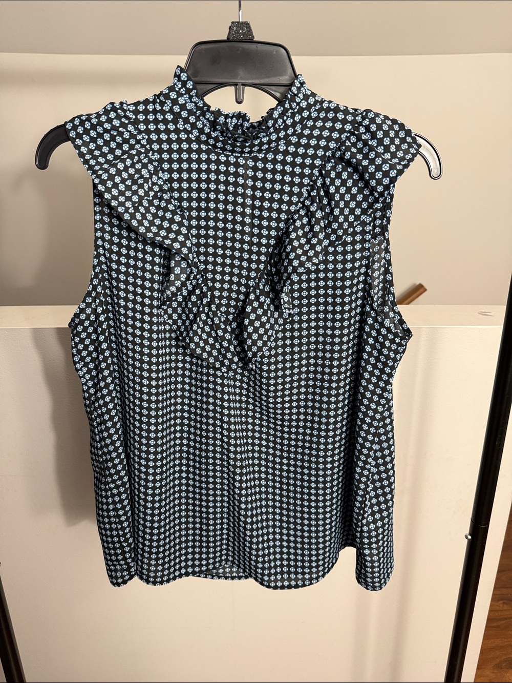 Who What Wear Black Sleeveless Ruffle Neck Top with Light Blue Floral Print